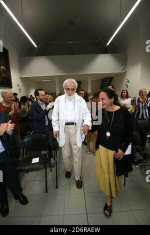 Foto Rupertorio, Italia. 19 Ott 2020. CONFERIMENTO LAUREA HONORIS CAUSA A ENZO MARI ALL'ACCADEMIA DI BRERA. ENZO MARI (ALBERTO CATTANEO/Fotogramma, MILANO - 2015-06-17) p.s. la foto e' utilizzabile nel messaggio del contenuto in cui e' stata attaccata, e senza intenzione di diffondatorio del decoro delle persone presentate (ALBERTO CATTANEO/Fotogramma, Foto Rupertorio 2020', 19 nel documento del 10) E senza intendente diffondatorio del decoro delle persone Rappresentate Credit: Independent Photo Agency/Alamy Live News Foto Stock