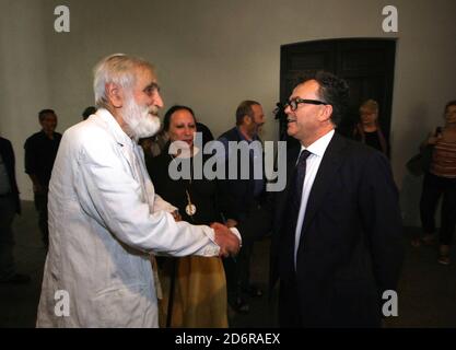 Foto Rupertorio, Italia. 19 Ott 2020. CONFERIMENTO LAUREA HONORIS CAUSA A ENZO MARI ALL'ACCADEMIA DI BRERA. ENZO MARI e FRANCO MARROCCO (ALBERTO CATTANEO/Fotogramma, MILANO - 2015-06-17) p.s. la foto e' utilizzabile nel messaggio del contenuto in cui e' stata attaccata, e senza a diffusione del decoro delle persone presentate (ALBERTO CATTANEO/Fotogramma, Foto, 2020-10-19) p.s. la foto e' utilizzabile nel messaggio del contenuto in cui e' stata attaccata, e senza intenzione di diffondatorio del decoro delle persone rappresentate Credit: Independent Photo Agency/Alamy Live News Foto Stock