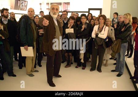 Foto Rupertorio, Italia. 19 Ott 2020. ENZO MARI ALLA PRESENTAZIONE DELLA TRIENNALE DELLA MOSTRA DI SANZO NOKADA (Maurizio Maule/Fotogramma, MILANO - 2005-04-12) p.s. la foto e' utilizzabile nel messaggio del contenuto in cui e' stata sattata, e senza Maurizio diffusatorio del decoro delle persone presenti (2020/19) Foto-10 p.s. la foto e' utilizzabile nel messaggio del contenuto in cui e' stata attaccata, e senza intenzione di diffondatorio del decoro delle persone rappresentate Credit: Independent Photo Agency/Alamy Live News Foto Stock