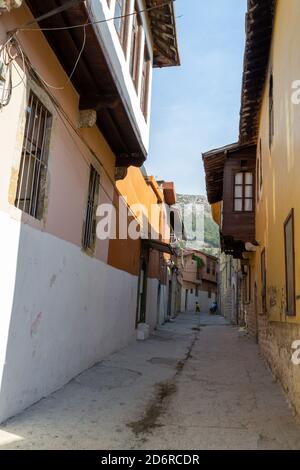 Antakya, Hatay / Turchia - Ottobre 08 2020: Vista di strade e case nel centro storico di Antakya Foto Stock