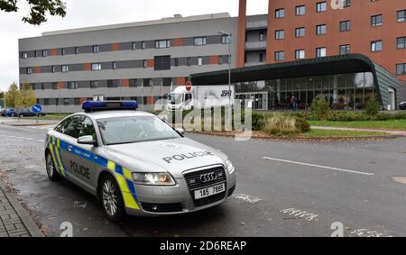 Uherske Hradiste, Repubblica Ceca. 17 Ott 2020. L'Amministrazione delle riserve materiali statali (SSHR) ha portato dieci ventilatori polmonari all'ospedale di Uherske Hradiste (nella foto), Repubblica Ceca, il 17 ottobre 2020, a causa della malattia di COVID-19. Credit: Gluck/CTK Photo/Alamy Live News Foto Stock