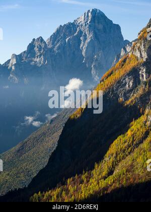 Valle Corpassata nella catena montuosa Civetta - Moiazza nelle dolomiti del Veneto, Cime d Ambrusogn. Le Dolomiti del Veneto fanno parte della Foto Stock
