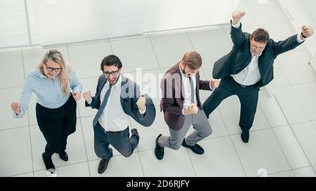 vista dall'alto. gruppo di persone diverse e felici. Foto Stock