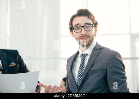 uomo d'affari di successo in ufficio. Foto Stock