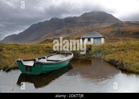 Liathach da Lochan An Lasgair, Torridon, Scozia Foto Stock