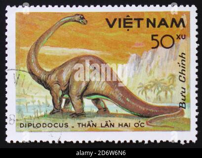 MOSCA, RUSSIA - 12 FEBBRAIO 2017: Un francobollo stampato in Vietnam mostra Diplodocus, circa 1984 Foto Stock