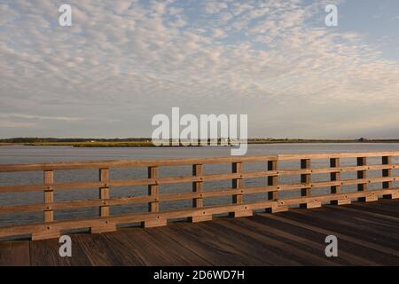 Vista panoramica dal Powder Point Bridge di legno a Duxbury. Foto Stock