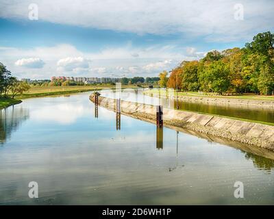 Vista sul fiume Odra nella città di Opole, Polonia Foto Stock