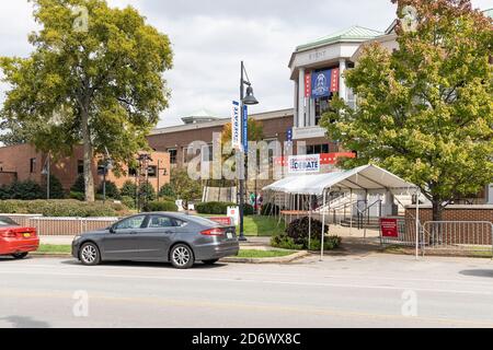 Nashville, Tennessee, USA, 19 ottobre 2020 il presidente Donald Trump e l'ex vice presidente Joe Biden hanno in programma di tenere il loro ultimo dibattito di persona a Nashville, Tennessee, presso il centro eventi di marciapiede della Belmont University. Credit: Sayre Berman/Alamy Live News Foto Stock