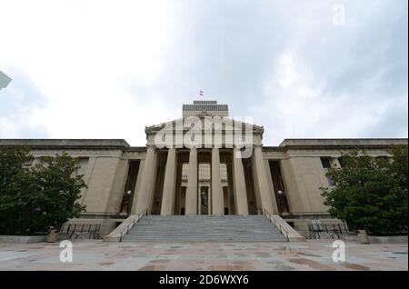 Il Tennessee War Memorial Auditorium accanto al Campidoglio fu costruito nel 1925 a Nashville, Tennessee, USA. Foto Stock