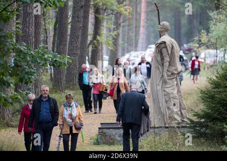 Una delle 30 tombe di massa di almeno 12.000 a 14.000 intellettuali polacchi (attivisti nazionali, insegnanti, sacerdoti) di Kaszuby e Pomerania, extermina Foto Stock