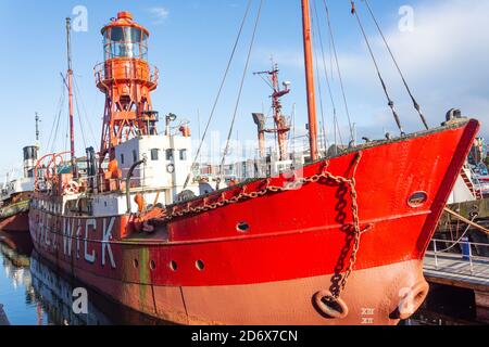 Helwick Lighthouse, il bacino di Tawe, Swansea Marina, il quartiere Marittimo, Swansea (Abertawe), la città e la contea di Swansea, Galles, Regno Unito Foto Stock