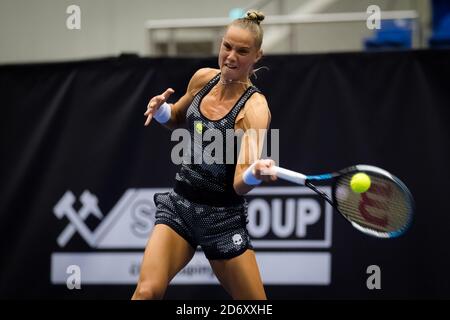 Rantxa Rus dei Paesi Bassi in azione durante il primo Turno di qualificazione al 2020 J&T Banka Ostrava Open WTA Torneo di tennis di prima qualità il mese di ottobre Foto Stock