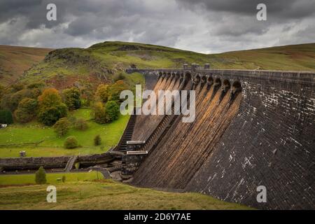 La diga di Claerwen in Powys Foto Stock