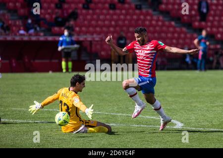 Asine Bounou 'Bono' di Siviglia e Luis Suarez di Granada Durante il campionato spagnolo LaLiga partita di calcio tra Granada CF E Sevilla FC ON Foto Stock