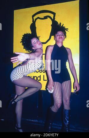 Nightclubbing degli anni '90 in vari club londinesi: Miniclub Ministry of Sound a Elephant & Castle, Londra Foto Stock