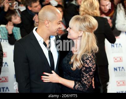 Emma Bunton e la fidanzata Jade Jones partecipano ai National Television Awards, presso la O2 Arena nella zona est di Londra. Foto Stock