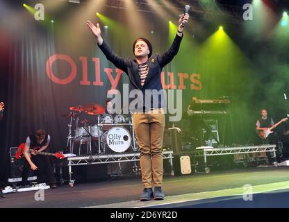 Olly Murs si esibisce al Cornbury Festival, al Great Tew nell'Oxfordshire. Foto Stock