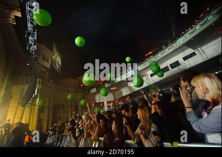 La folla al concerto XFM Winter Wonderland, presso la O2 Brixton Academy nel sud di Londra. Foto Stock