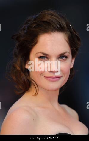 Ruth Wilson arriva all'Olivier Awards, presso la Royal Opera House nel centro di Londra. Foto Stock