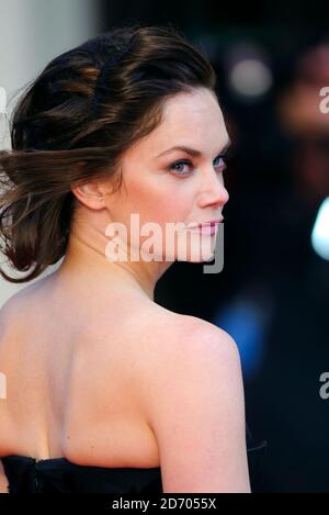 Ruth Wilson arriva all'Olivier Awards, presso la Royal Opera House nel centro di Londra. Foto Stock