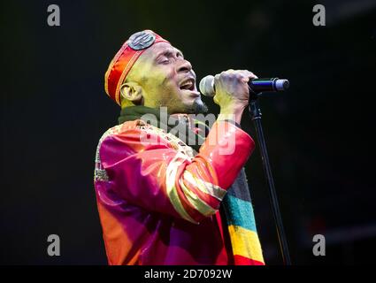 Jimmy Cliff si esibisce al festival Womad, al Charlton Park nel Wiltshire. Foto Stock