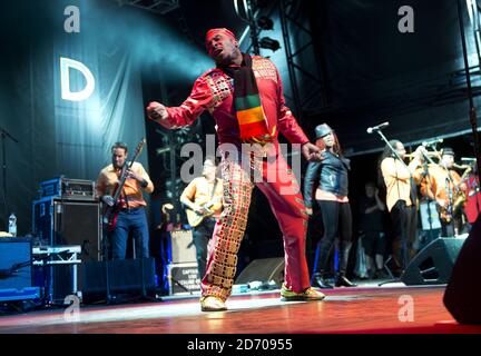 Jimmy Cliff si esibisce al festival Womad, al Charlton Park nel Wiltshire. Foto Stock