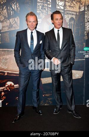 Gary e Martin Kemp partecipano ai premi ITV Crime Thriller, all'hotel Grosvenor nel centro di Londra. Foto Stock