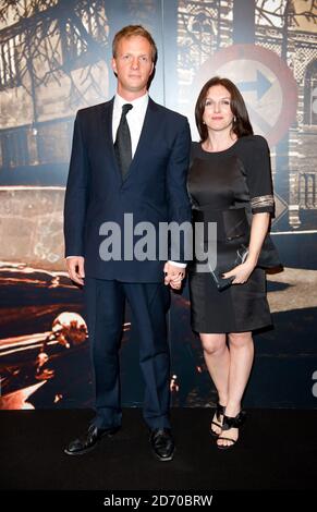 Rupert Penry Jones e Dervla Kirwan partecipano al premio ITV Crfime Thriller, all'hotel Grosvenor nel centro di Londra. Foto Stock