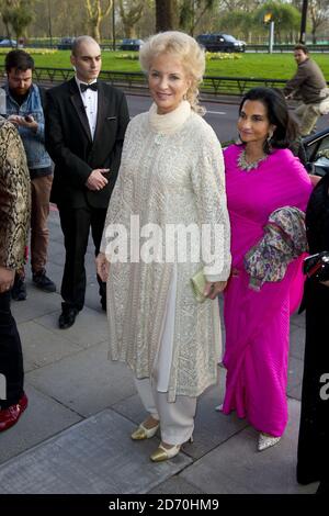 Principessa Michael di Kent che arriva al Premio Asiatico, al Grosvenor House Hotel nel centro di Londra. Foto Stock