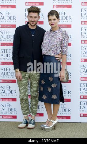 Henry Holland e Pixie Geldof partecipano alla serata di apertura della Fashion Rules Exhibition, a Kensington Palace a Londra. Foto Stock