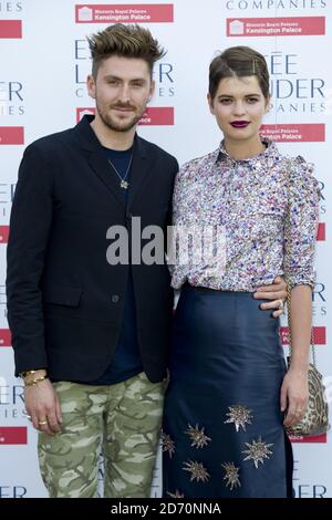 Henry Holland e Pixie Geldof partecipano alla serata di apertura della Fashion Rules Exhibition, a Kensington Palace a Londra. Foto Stock