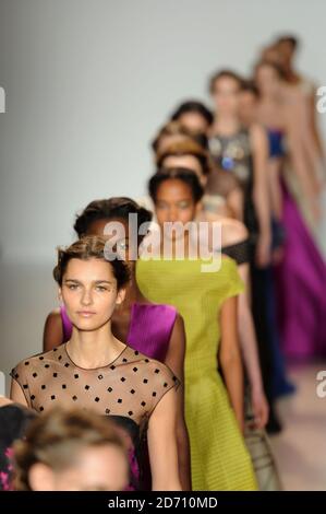 Modelli sulla passerella alla sfilata di moda LELA Rose, tenutasi al Lincoln Center di New York, nell'ambito della Mercedes Benz New York Fashion Week F/W 2014. Foto Stock