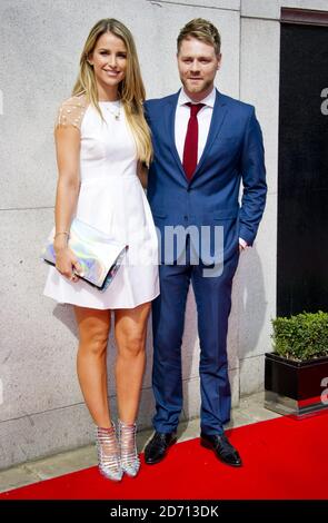 Brian McFadden e Vogue Williams hanno partecipato al Tesco Mum of the Year Awards, al Savoy Hotel di Londra. Foto Stock