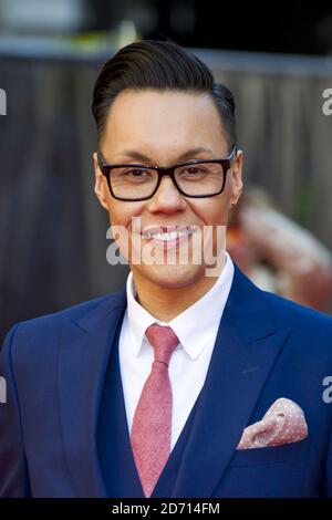 GOK WAN partecipa agli Olivier Awards, tenuti alla Royal Opera House di Covent Garden, Londra Foto Stock