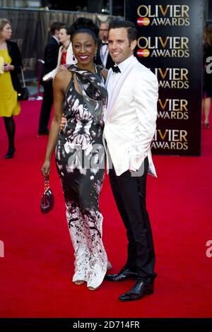 Beverley Knight e James o'Keefe partecipano ai premi Olivier, che si sono tenuti alla Royal Opera House di Covent Garden, Londra Foto Stock
