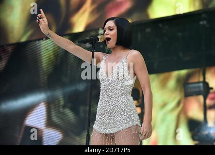 Jessie J si esibisce durante il Summertime Ball di Capital FM al Wembley Stadium di Londra. Foto Stock