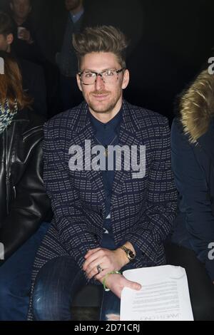 Henry Holland in prima fila alla sfilata di moda di James Long, tenuta presso l'Old Sorting Office come parte di London Collections Men 2015. Foto Stock