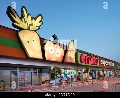 Erulku supermercato di Famagosta. Cipro Foto Stock