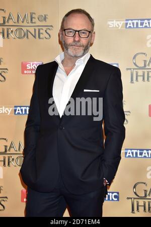 Liam Cunningham partecipa alla prima mondiale della quinta serie di Troni di Spade alla Torre di Londra. Foto Stock