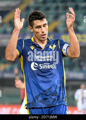 Avide Faraoni (Hellas Verona) durante Hellas Verona vs Genova CFC, serie a di calcio italiana, Verona, Italia, 19 Ott 2020 Credit: LM/Ettore Griffoni Foto Stock