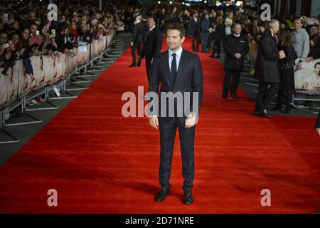 Bradley Cooper arriva per la prima bruciata a Vue West End, Leicester Square, Londra. Foto Stock