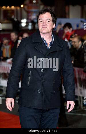 Quentin Tarantino arriva alla prima degli otto odiosi, all'Odeon Cinema, Leicester Square, Londra. Foto Stock