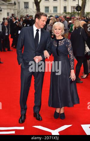 Colin Firth e Dame Helen Mirren assistere all'occhio dentro La prima Sky UK si è tenuta al Curzon Mayfair di Londra Foto Stock