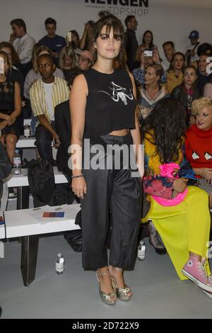 Pixie Geldof in prima fila durante lo spettacolo della settimana della moda di Londra della Primavera/Estate 2017 di Ashley Williams, tenuto presso il BFC Show Space, Brewer Street Car Park, Londra. Data immagine: Venerdì 16 settembre 2016. Il credito fotografico dovrebbe essere: Matt Crossick/ EMPICS Entertainment. Foto Stock