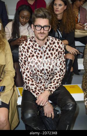 Henry Holland in prima fila durante lo spettacolo Sid Neigum Primavera/Estate 2017 London Fashion Week, tenuto al BFC Show Space, Brewer Street Car Park, Londra. Data immagine: Martedì 20 settembre 2016. Il credito fotografico dovrebbe essere: Matt Crossick/ EMPICS Entertainment. Foto Stock