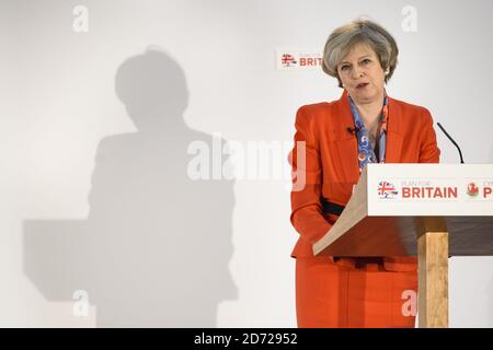 Il primo ministro britannico Theresa May durante il Conservative Spring Forum 2017 tenutosi allo stadio SSE SWALEC di Cardiff, Galles. Data immagine: Venerdì 17 marzo 2016. Il credito fotografico dovrebbe essere: Matt Crossick/ EMPICS Entertainment. Foto Stock