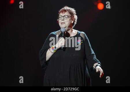 Jo Brand ha suonato sul palco alla Royal Albert Hall di Londra per la serie annuale di concerti Teenage Cancer Trust. Data immagine: Mercoledì 29 marzo 2017. Il credito fotografico dovrebbe essere: Matt Crossick/ EMPICS Entertainment. Foto Stock