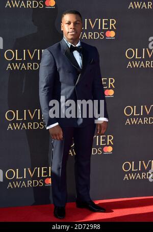 John Boyega partecipa al premio Olivier 2017, tenuto presso la Royal Albert Hall di Londra. Data immagine: Domenica 9 aprile 2017. Il credito fotografico dovrebbe essere: Matt Crossick/ EMPICS Entertainment Foto Stock