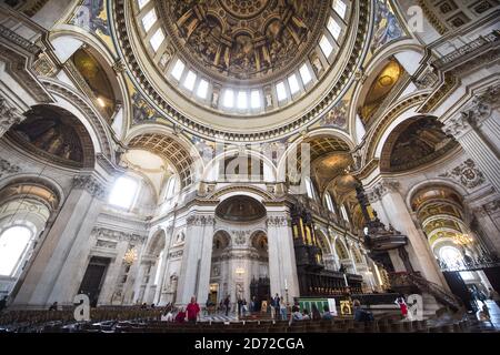 Vista generale dell'incrocio e della cupola della Cattedrale di St Paul a Londra. Data immagine: Venerdì 9 giugno 2017. Il credito fotografico dovrebbe essere: Matt Crossick/ EMPICS Entertainment. Foto Stock